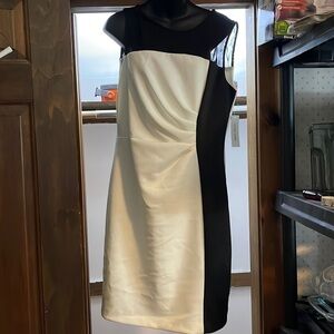 Sandra Darren Black and white dress sleeveless mini length size 12